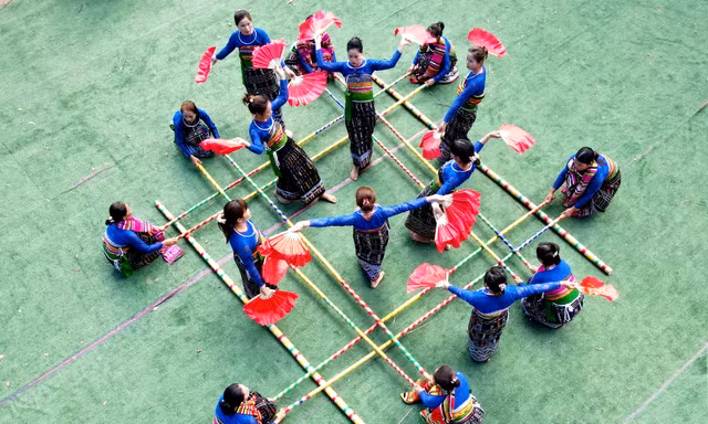 Điệu xòe Thái đặc sắc trên Tây Nguyên