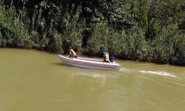 Thanh niên tử vong khi cùng bạn bơi qua sông