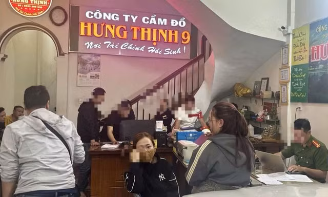 Bắt giám đốc công ty cầm đồ cho vay lãi nặng 400%/tháng