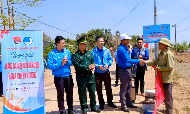 Đội hình 'Bình dân học vụ số' ở Lâm Đồng giúp 9.700 người dân tiếp cận kỹ năng số