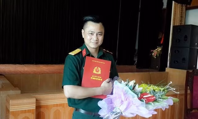 Tự Long ngậm ngùi khi lên “sếp”