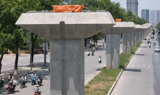  Tuyến đường sắt Cát Linh - Hà Đông đội vốn gần gấp đôi dự toán ban đầu. Ảnh: L.H.V