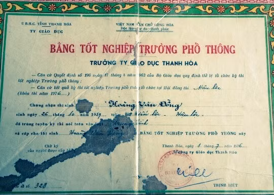 Tấm bằng THPT ông Đồng "mượn" của anh vợ.