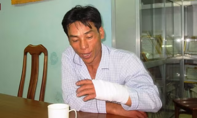 Kẻ chặt xác nạn nhân thành 3 khúc uống thuốc độc tự tử