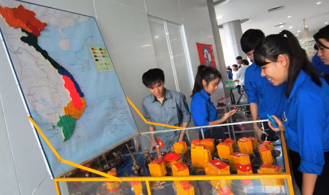 800 đoàn viên hành động vì môi trường không rác