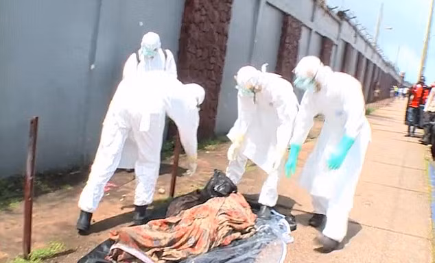 Thi thể nạn nhân Ebola đột nhiên sống lại