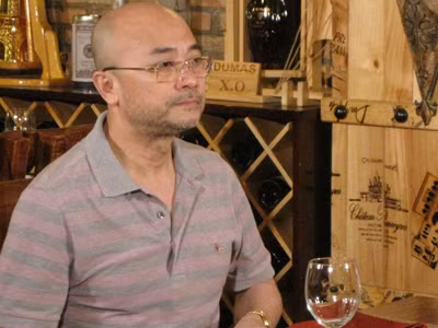 Hà Dũng hào hoa nhờ tiền?