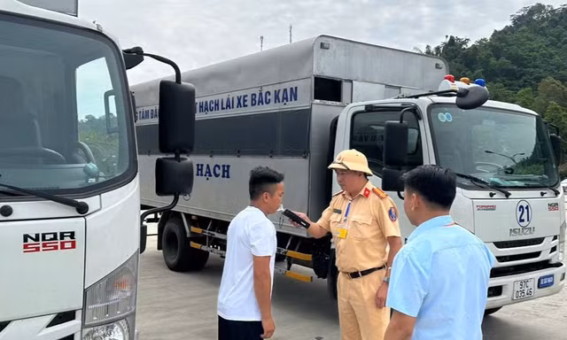 Công an tỉnh Bắc Kạn lần đầu tổ chức thi sát hạch lái xe