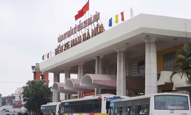 Bến xe Giáp Bát sau 2030 sẽ di chuyển ra khỏi Vành đai 3 Ảnh: Trọng Đảng 