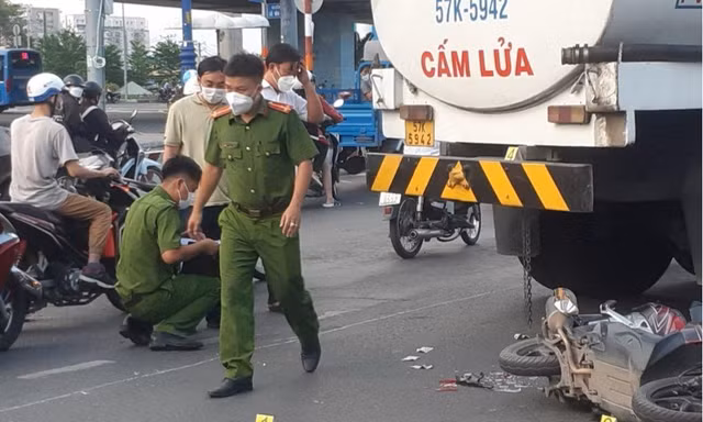 Người mẹ bị xe bồn cán tử vong trên đường chở con đi học về