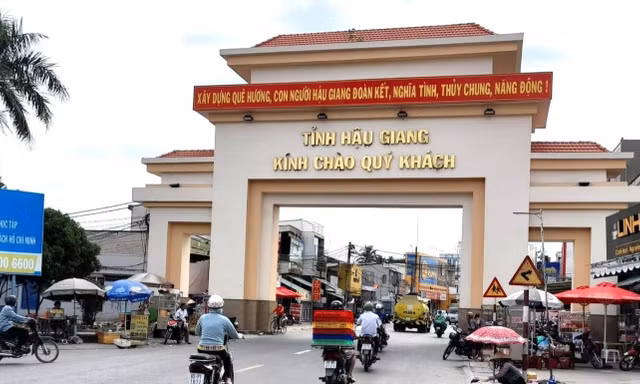 Hậu Giang quy định thời gian, thành phần đoàn đi ngoài tỉnh không quá 2 lần/năm