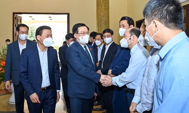 Chủ tịch Quốc hội Vương Đình Huệ làm việc với tỉnh Thanh Hóa