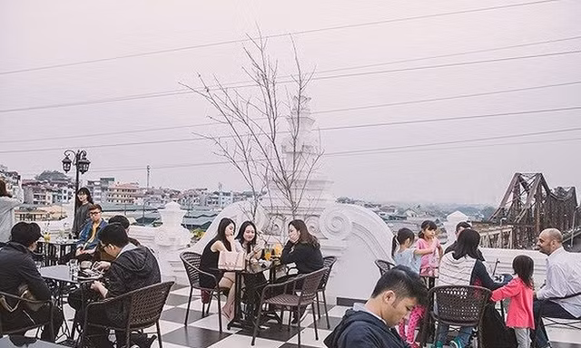 “Tín đồ cà phê” ở Hà Nội lắc đầu với cà phê bán rong, bán dạo 