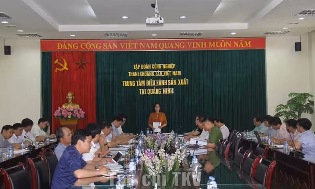  Phó Chủ tịch UBND tỉnh Vũ Thị Thu Thủy đánh giá cao sự nỗ lực của TKV và các đơn vị thành viên trong công tác đảm bảo ATVSLĐ 