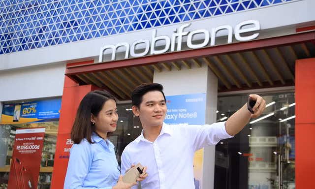 MobiFone tung Galaxy Note 8 với giá tiết kiệm tới 15 triệu đồng