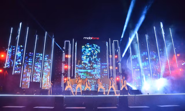 Những bước nhảy Breakdance "Tự tin bứt phá - Tỏa sáng tương lai" của các vũ công