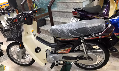 Chiếc Honda Dream II Thái Lan được rao bán với giá 1,2 tỷ đồng đang gây xôn xao cộng đồng mạng
