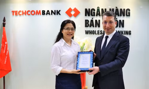 Techcombank liên tiếp nhận giải thưởng quốc tế về thanh toán xuất sắc 