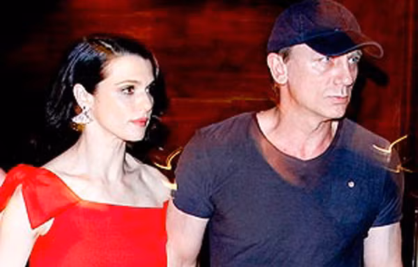 Vợ chồng Daniel Craig lần đầu công khai