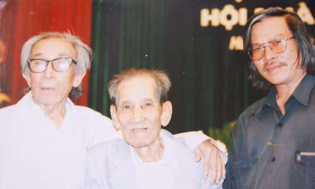 Tranh: Kim Duẩn