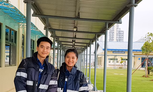 Những gương mặt công nhân rạng rỡ trước ngày khánh thành