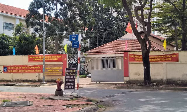Trụ sở phường An Khánh đang đóng trên đất phường bạn