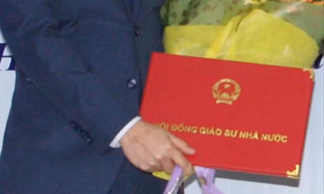 Vẫn còn những “điểm mờ” trong quá trình xét, công nhận giáo sư, phó giáo sư. Ảnh: Diệp An