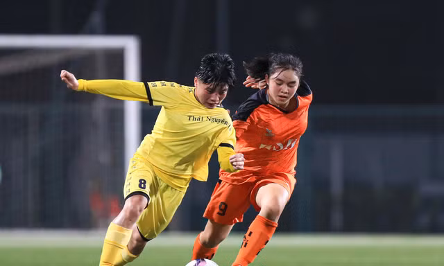 Đương kim vô địch U19 Than KSVN có chiến thắng đầu tiên 