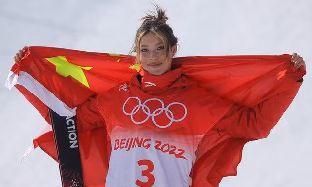 'Công chúa tuyết' Trung Quốc làm nên lịch sử tại Olympic mùa đông