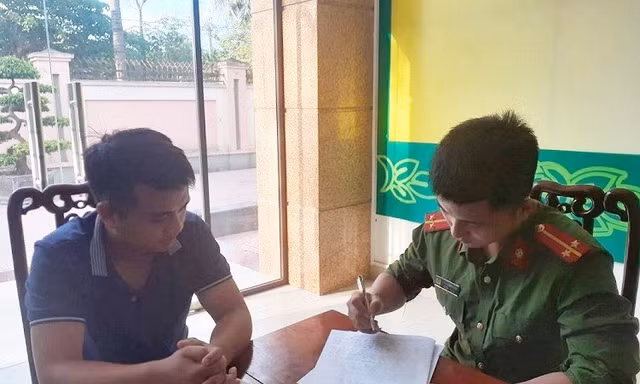 Từ chối mua đất, khách hàng bị nhân viên bất động sản 'khủng bố'
