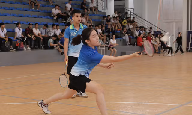 Nữ sinh viên Kiến trúc tranh tài thể thao