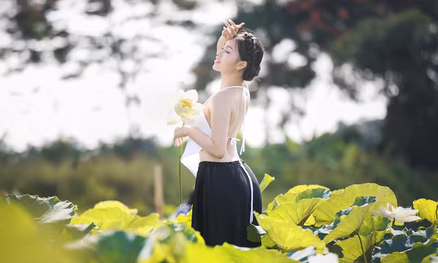 Cô giáo mầm non xinh đẹp vừa dạy học vừa đam mê học múa