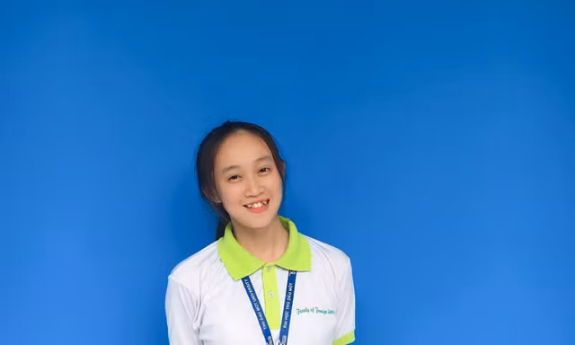 Nữ đảng viên tuổi 18 với thành tích học tập đáng ngưỡng mộ