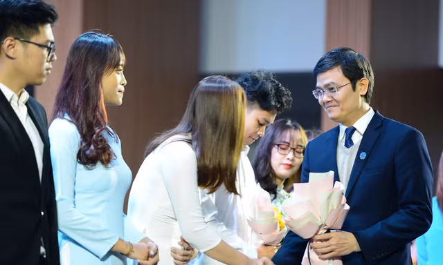 Tuyên dương những hình mẫu sinh viên Thủ đô