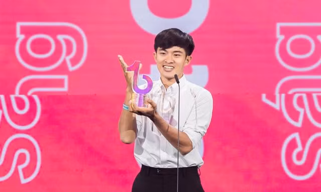 Thúy Diễm phản hồi việc tên của Lê Tuấn Khang có được in trong phong bì hay không