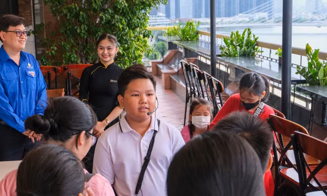 Hoạt động tình nguyện hè: Thanh thiếu nhi trải nghiệm các ngành nghề dịch vụ