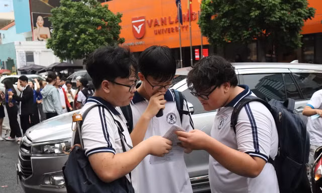Phổ điểm 3 môn thi vào lớp 10 tại TP.HCM và các mốc thời gian thí sinh cần chú ý
