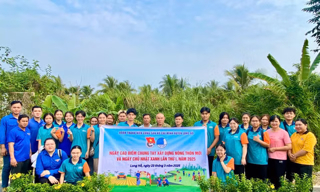 Đoàn viên thanh niên đồng loạt ra quân tuyên truyền thông điệp bảo vệ môi trường