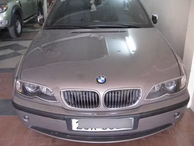 'Trùm' ma túy mua xe BMW tặng quà sinh nhật người tình