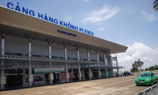 Gia Lai tiếp tục phát hiện các ca lây nhiễm COVID-19 trong cộng đồng, hàng không nâng mức phòng dịch với các chuyến bay từ sân bay này đi.
