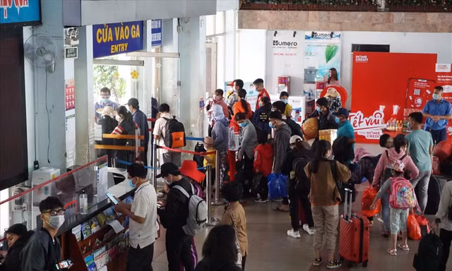 Lần đâu tiên đường sắt tung khuyến mại vé tàu Tết cho toàn bộ tàu Thống Nhất. 