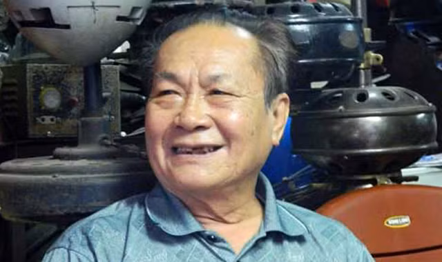Ông vua quạt cổ Trần Công Phúc.