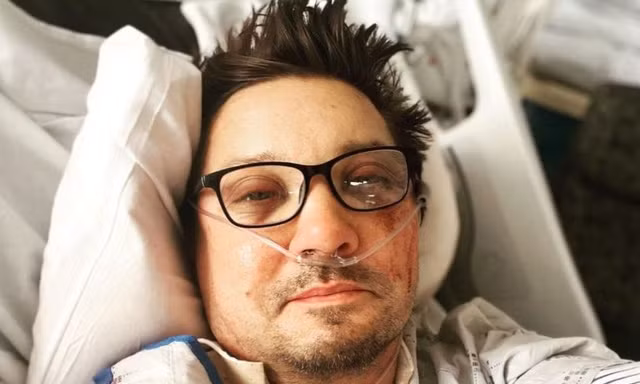 Cập nhật về tai nạn của Jeremy Renner: Phục hồi tích cực, "hội anh em Avengers" động viên
