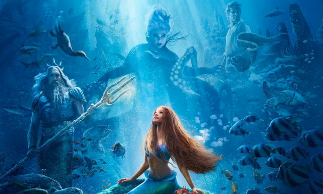 Nàng tiên cá Halle Bailey chính thức "lên bờ" trong trailer mới nhất
