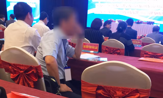 Túi "thuốc gia truyền Ama Kông Khăm Phết Lào" tặng quan khách dự hội nghị