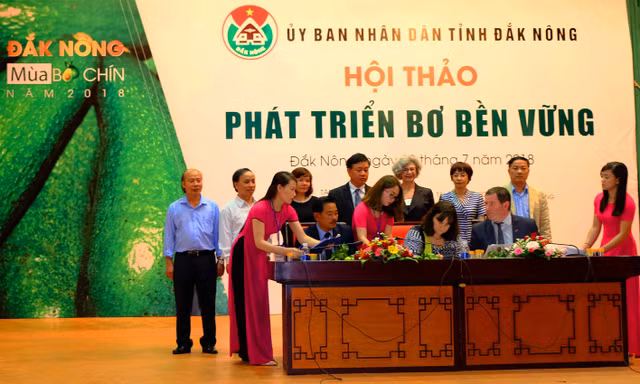 Ký kết hợp tác giúp Đắk Nông phát triển bơ bền vững