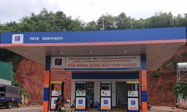 Cây xăng Vinh Quang một trong sau cây xăng được Sở Xây dựng Đắk Nông cấp phép xây dựng trên đất nông nghiệp