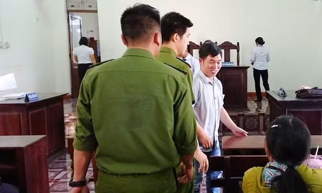 Đắk Lắk: Phó chủ tịch xã lừa đảo chạy việc lĩnh án