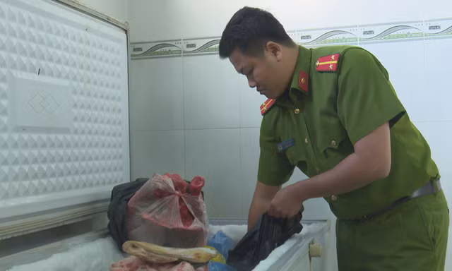 Công an kiểm tra cơ sở hô biến thịt heo thành thịt bò