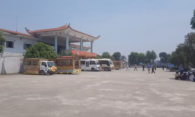 Các ca hoả táng phải chuyển đi nơi khác vì đài hoả táng tại Nam Định thông báo tạm dừng hoạt động - Ảnh: Hoàng Long